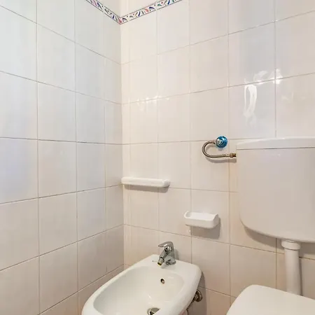 Anna Casa Ajali